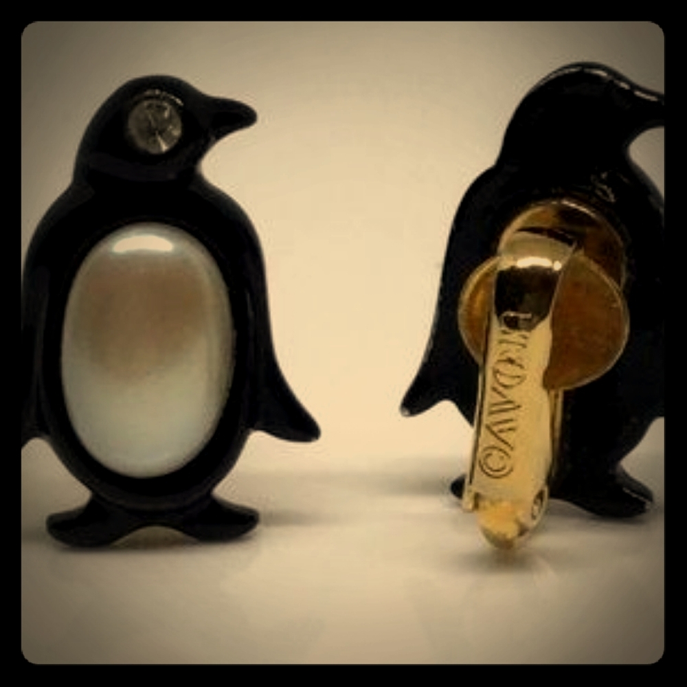 Penguin Avon clip on earring
